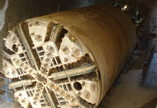 fgc-valparadis-tuneladora-1